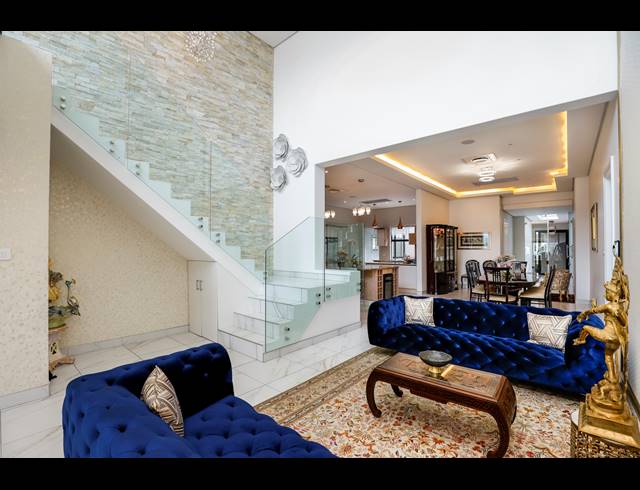 4 BEDROOM PENTHOUSE FOR SALE IN MORNINGSIDE